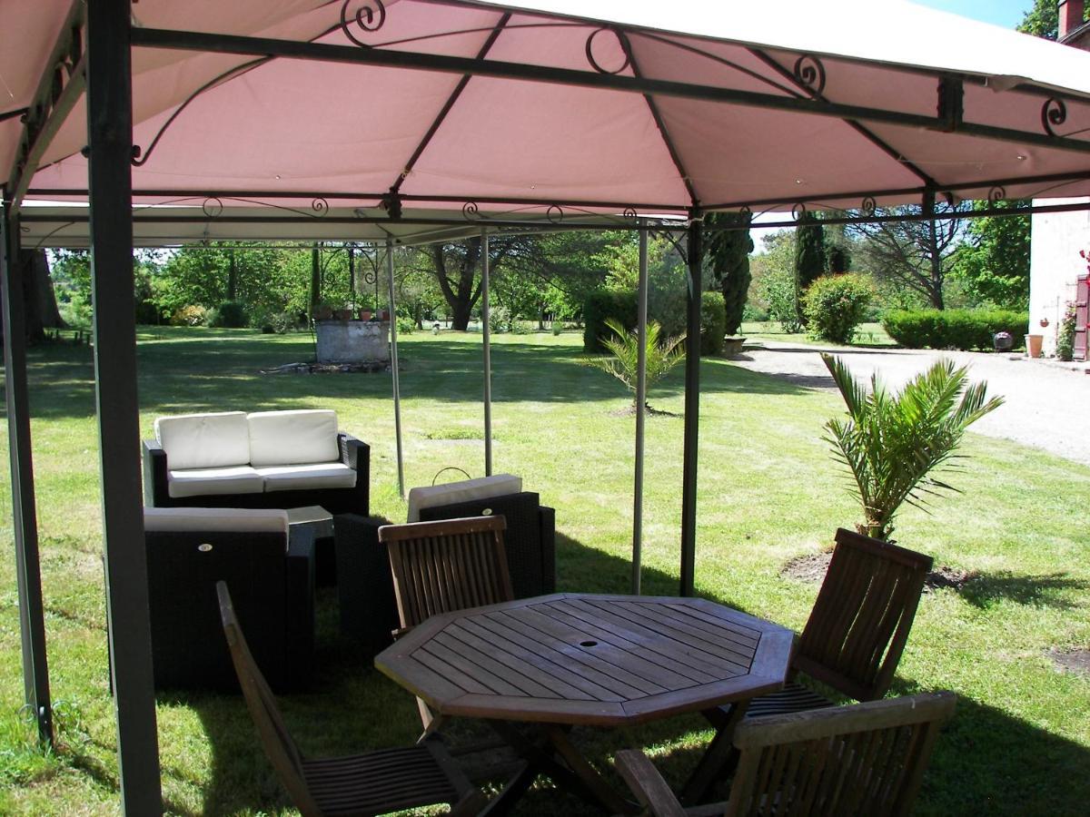 Domaine Du Noble Bed & Breakfast Saint-Jean-de-Thurac Exterior foto